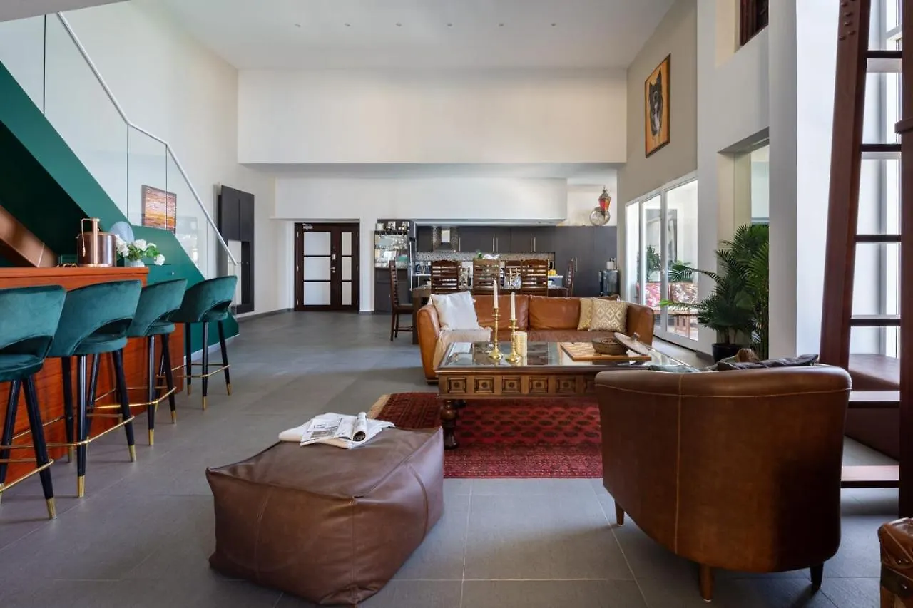 Frank Porter - Sadaf 4 Apartment Dubai